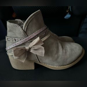 Girls Ankle Boots with Butterflies and Lace